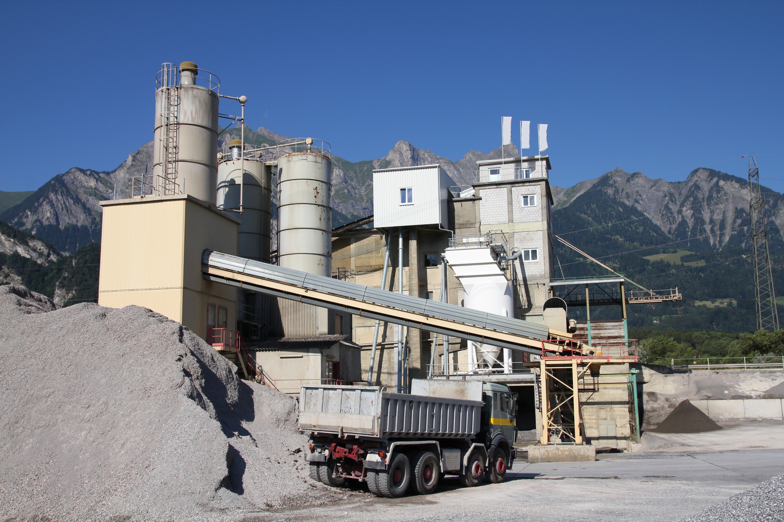 Sieben Prozent der CO<sub>2</sub>-Emissionen in der Schweiz stammen aus der Zementproduktion.