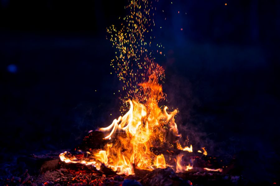 Holzfeuerung zur Energiegewinnung in Gebäuden