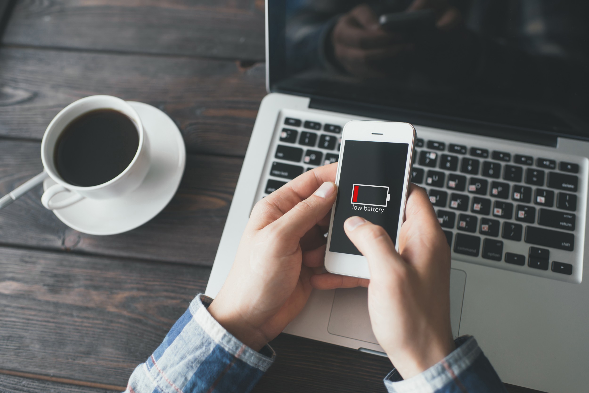 Les batteries lithium-ion qui équipent nos téléphones et nos ordinateurs portables nous permettent de travailler partout. Ces batteries pourraient toutefois être nettement plus efficaces.