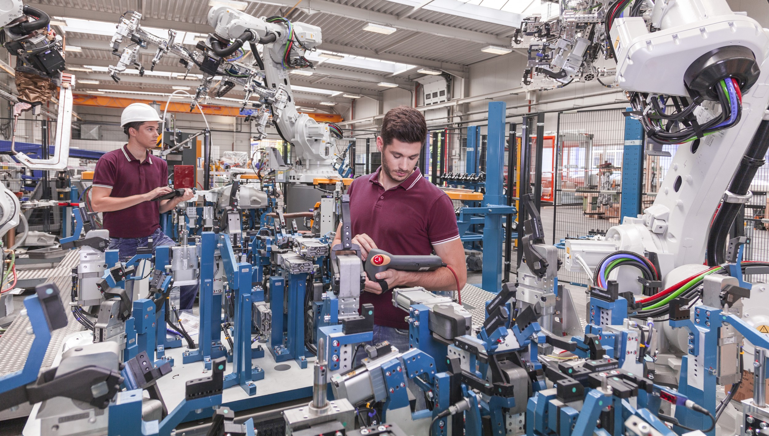 Une économie axée sur l'innovation a la capacité de croître : robots dans un laboratoire.